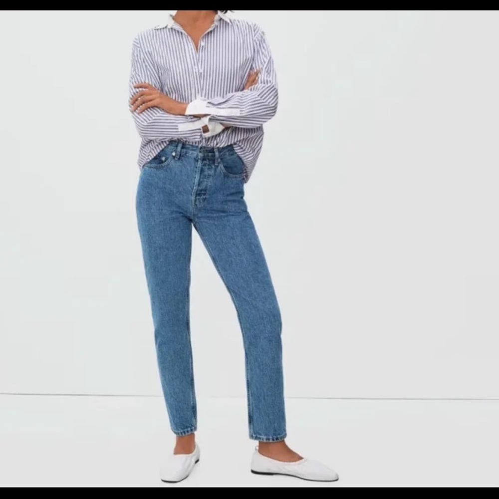 Everlane The ’90s Cheeky Jeans
Size 29 
In Medium Blue Wash